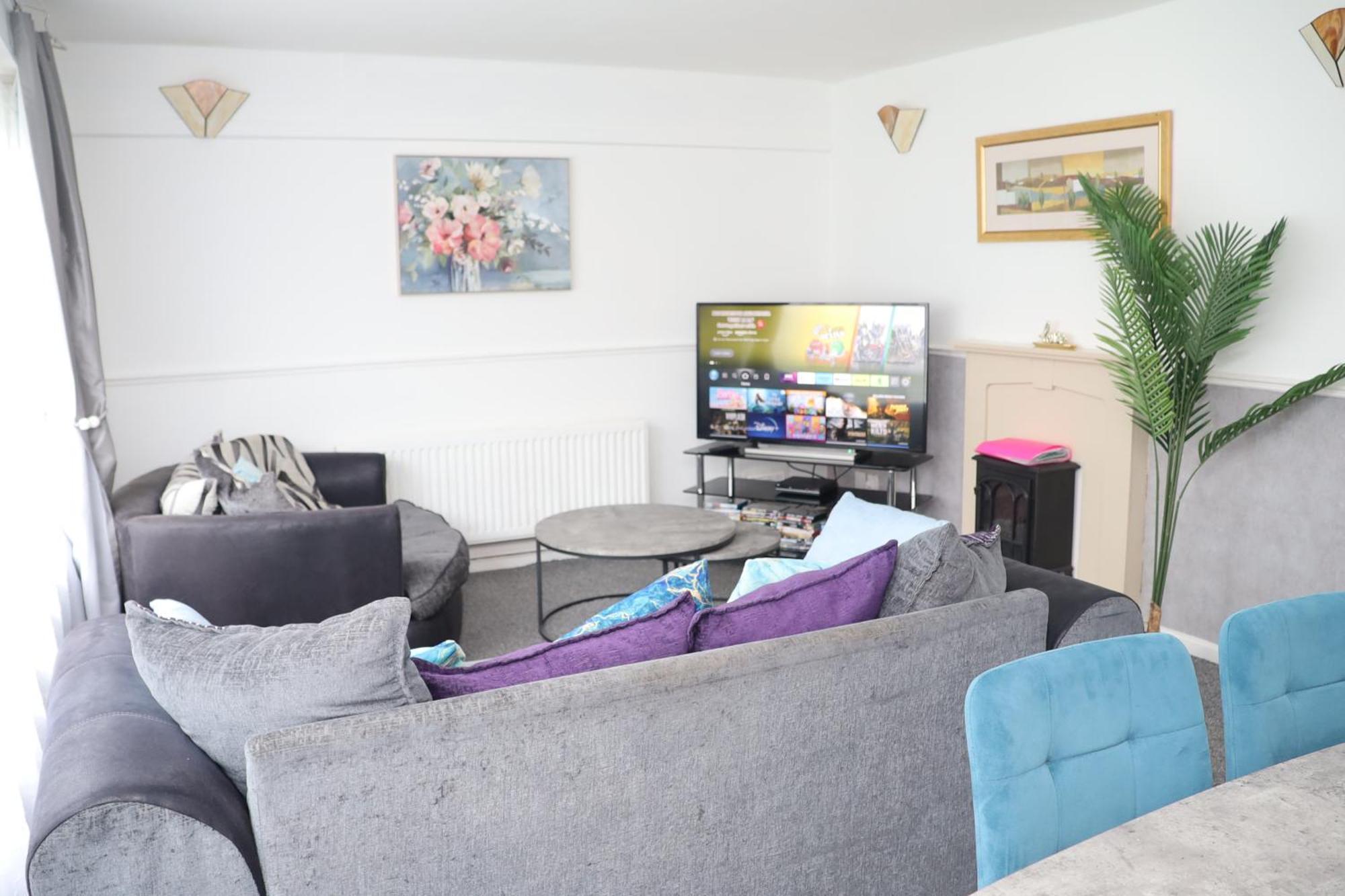 Superb 3 Bedroom Flat In Stafford Exterior photo